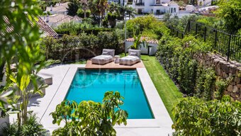 Centauro 15 – Modern Balinese-Inspired Villa in the Golf Valley of Nueva Andalucía