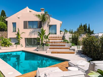 Centauro 15 – Modern Balinese-Inspired Villa in the Golf Valley of Nueva Andalucía