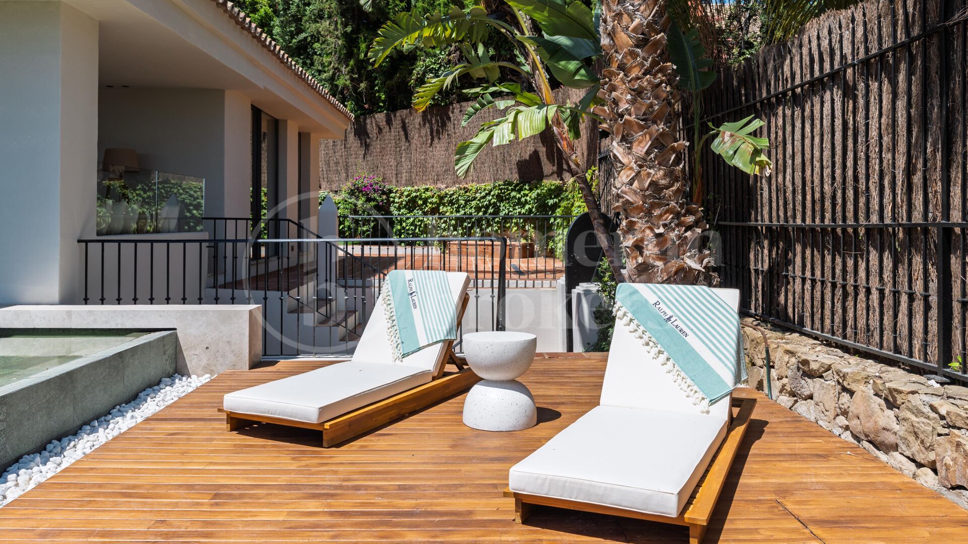 Centauro 15 – Modern Balinese-Inspired Villa in the Golf Valley of Nueva Andalucía