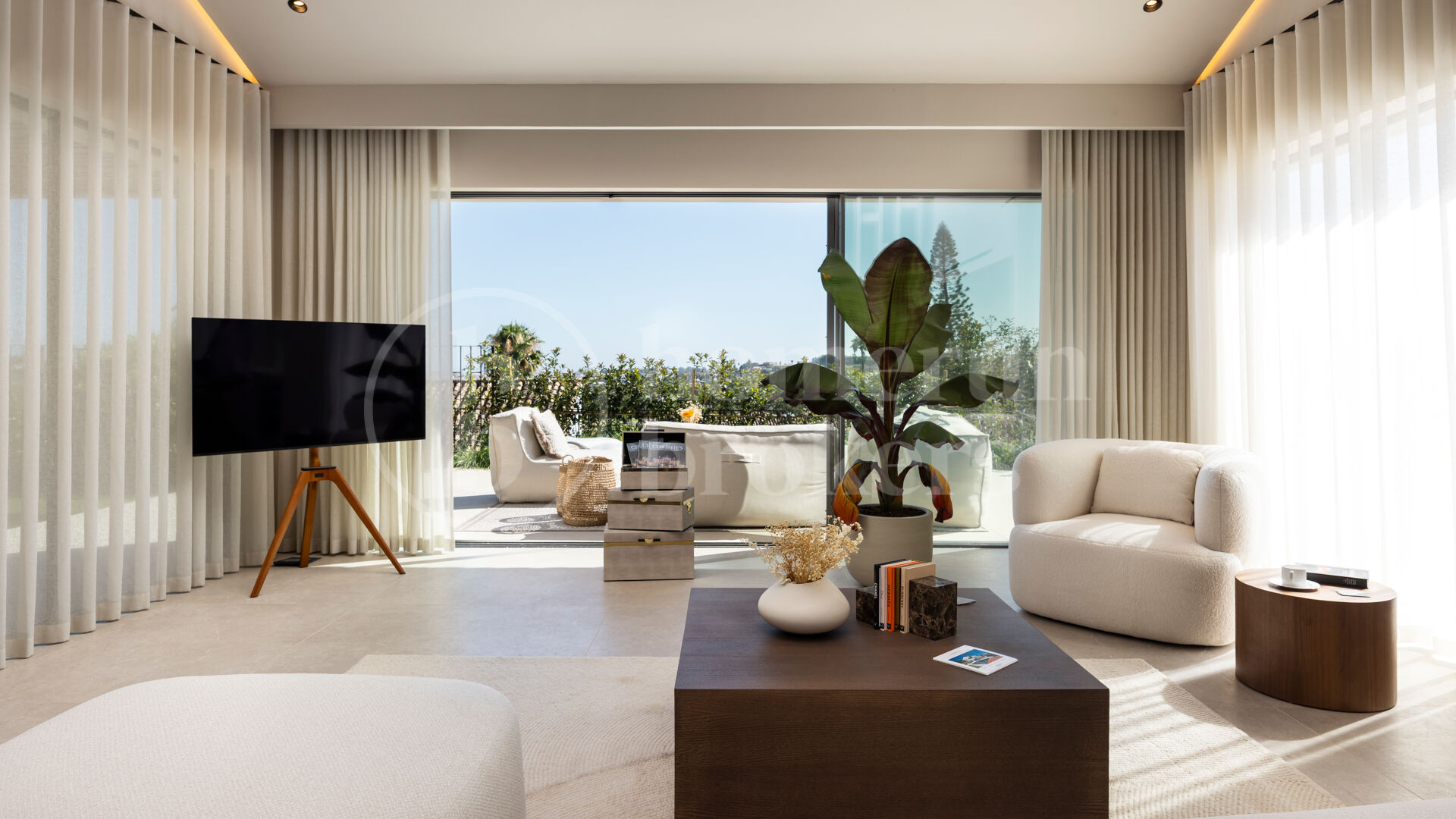 Centauro 15 – Modern Balinese-Inspired Villa in the Golf Valley of Nueva Andalucía