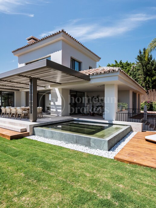 Centauro 15 – Modern Balinese-Inspired Villa in the Golf Valley of Nueva Andalucía
