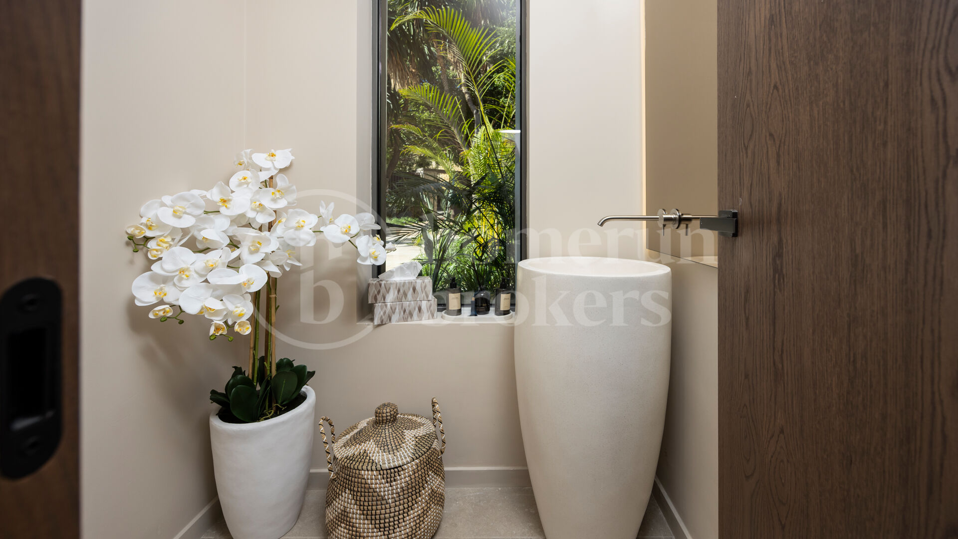 Centauro 15 – Modern Balinese-Inspired Villa in the Golf Valley of Nueva Andalucía
