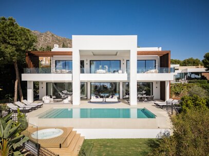 Villa George – Newly Renovated Contemporary Home with Panoramic Sea Views, Pool & Spa