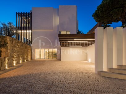 Villa George – Newly Renovated Contemporary Home with Panoramic Sea Views, Pool & Spa