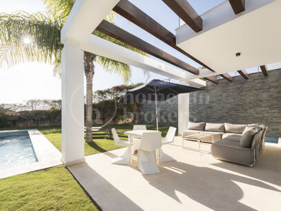 Villa Estrella - Modern 5-Bedroom Overlooking Cabopino Golf Course
