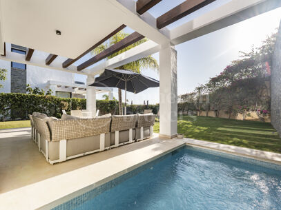 Villa Estrella - Modern 5-Bedroom Overlooking Cabopino Golf Course