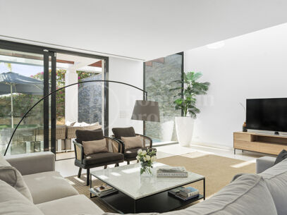 Villa Estrella - Modern 5-Bedroom Overlooking Cabopino Golf Course