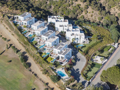 Villa Estrella - Modern 5-Bedroom Overlooking Cabopino Golf Course