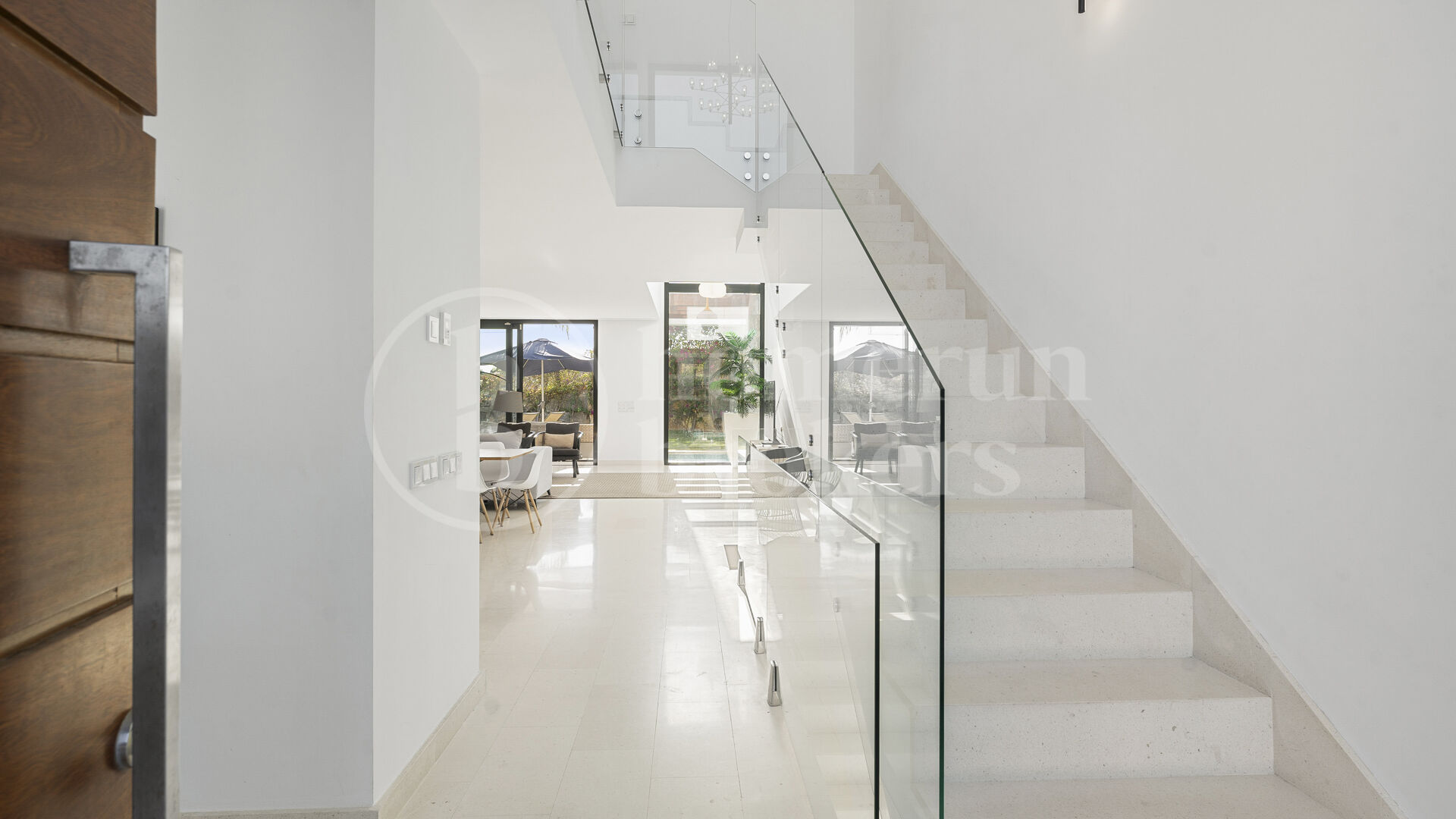 Villa Estrella - Modern 5-Bedroom Overlooking Cabopino Golf Course