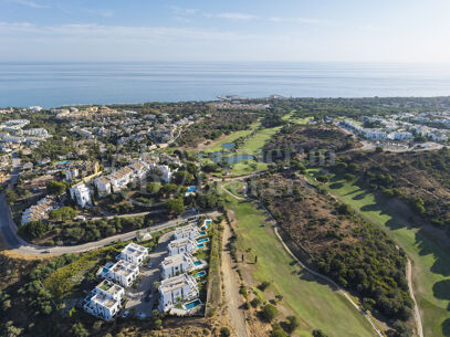 Villa Estrella - Modern 5-Bedroom Overlooking Cabopino Golf Course