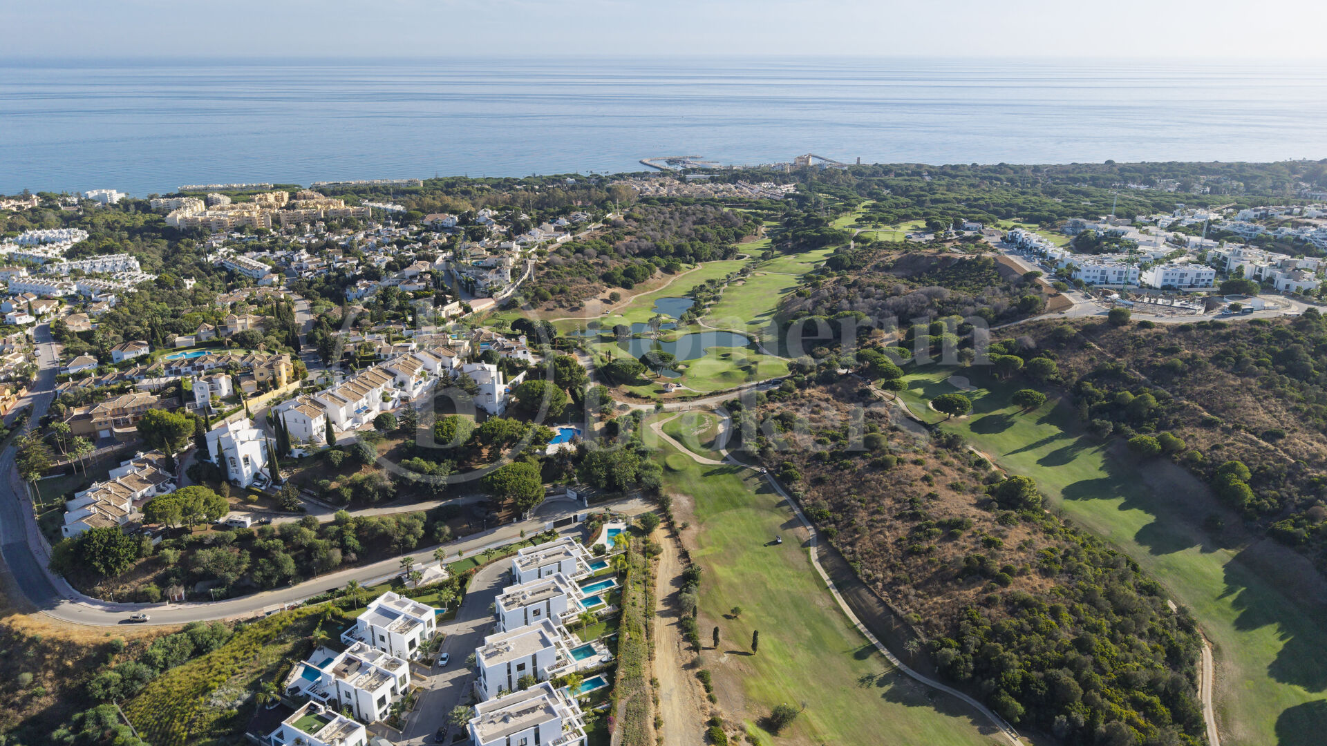 Villa Estrella - Modern 5-Bedroom Overlooking Cabopino Golf Course