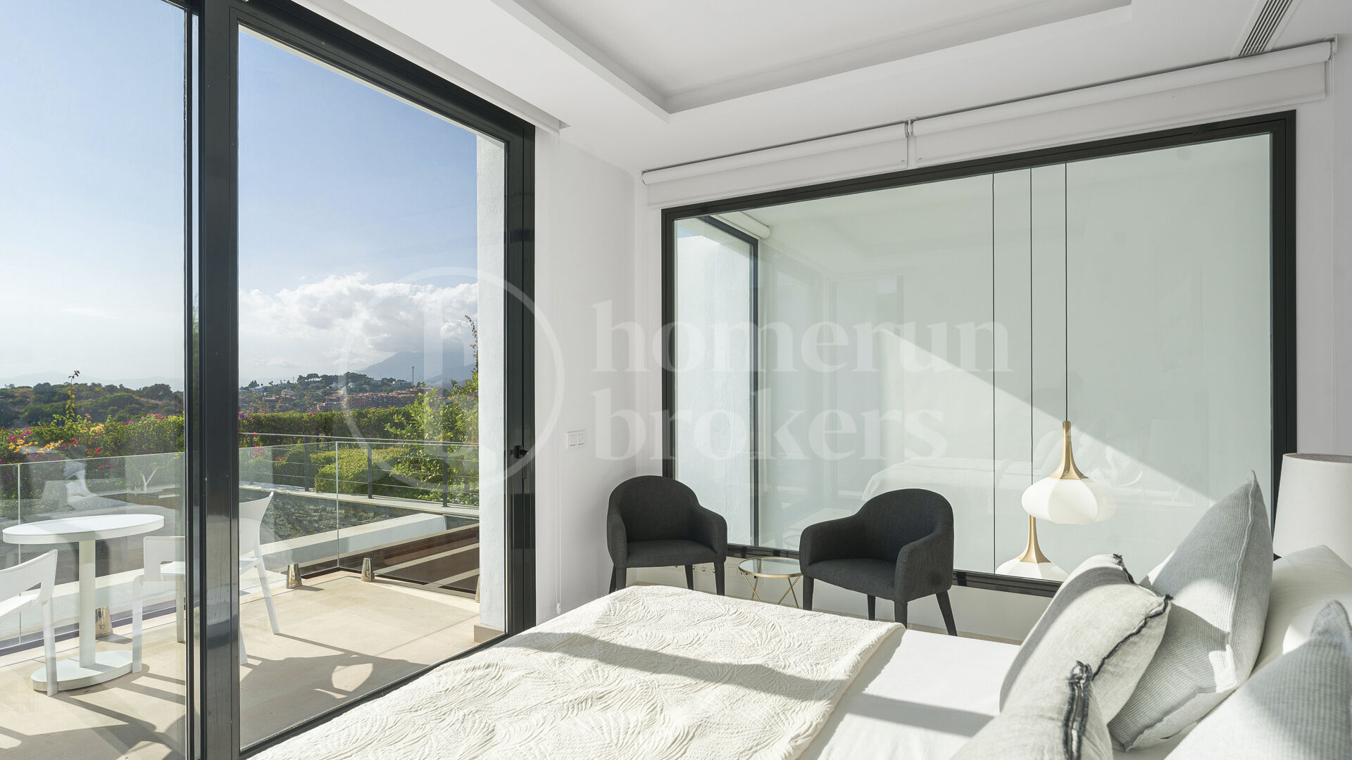 Villa Estrella - Modern 5-Bedroom Overlooking Cabopino Golf Course