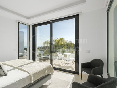 Villa Estrella - Modern 5-Bedroom Overlooking Cabopino Golf Course