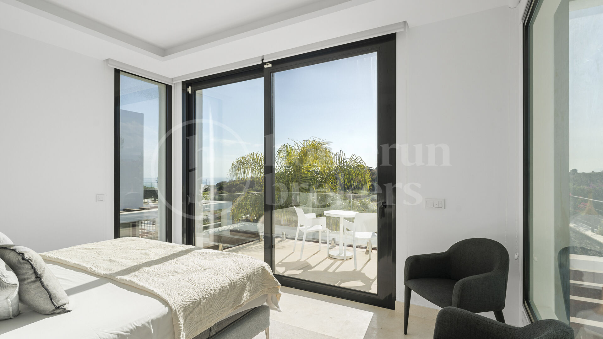 Villa Estrella - Modern 5-Bedroom Overlooking Cabopino Golf Course