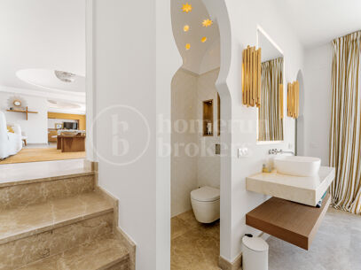 Oasis Club - Frontline Beach on Golden Mile