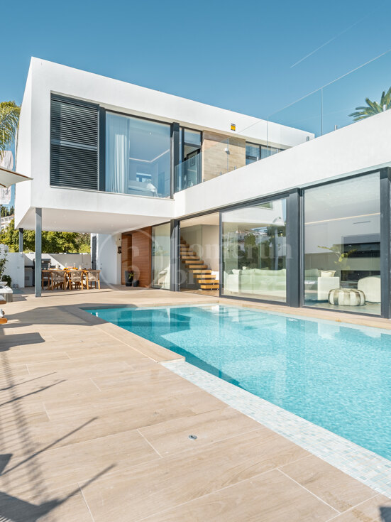 Villa Francesca - Förstalinjeläge mot golfbanan i El Campanario