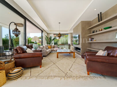 Villa Los Olivos 16 – Contemporary Luxury Villa for Sale in Nueva Andalucía, Marbella