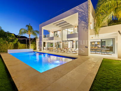 Villa Los Olivos 16 – Contemporary Luxury Villa for Sale in Nueva Andalucía, Marbella