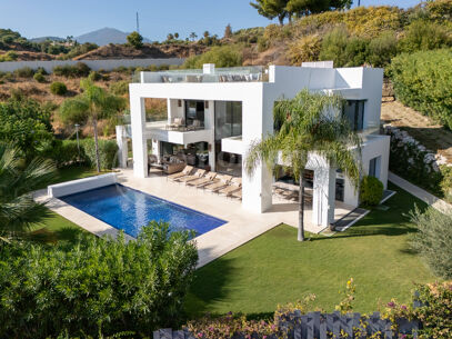 Villa Los Olivos 16 – Contemporary Luxury Villa for Sale in Nueva Andalucía, Marbella