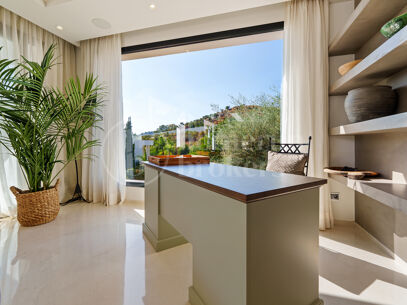 Villa Los Olivos 16 – Contemporary Luxury Villa for Sale in Nueva Andalucía, Marbella