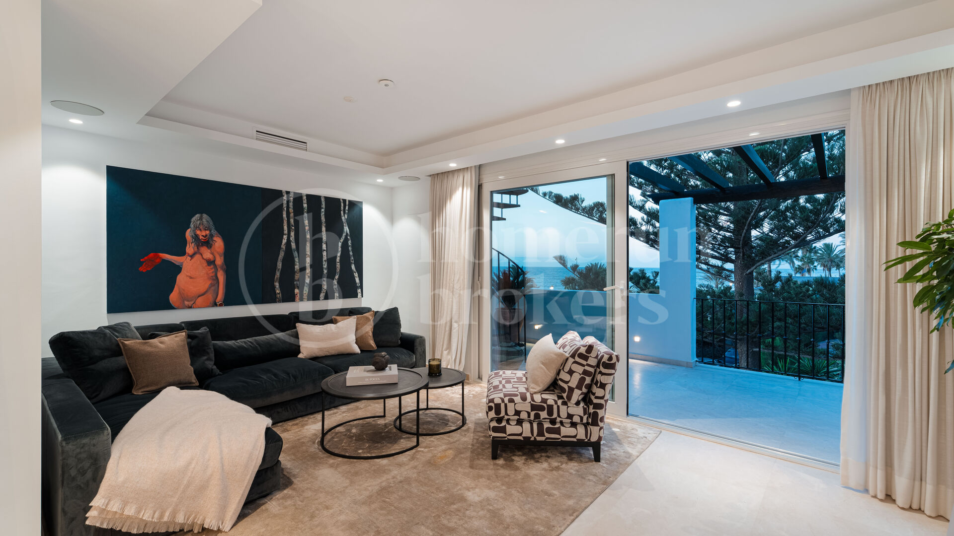 Penthouse Horizon - Elegant Three-Bedroom Duplex with Sea Views in San Pedro