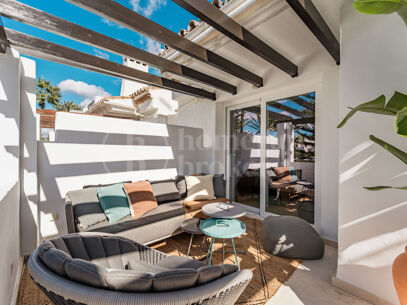 Penthouse Horizon - Elegant Three-Bedroom Duplex with Sea Views in San Pedro