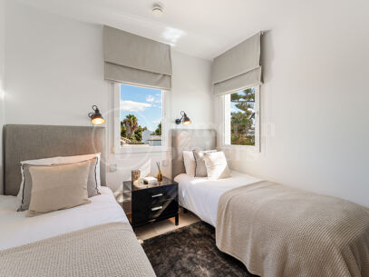 Penthouse Horizon - Elegant Three-Bedroom Duplex with Sea Views in San Pedro