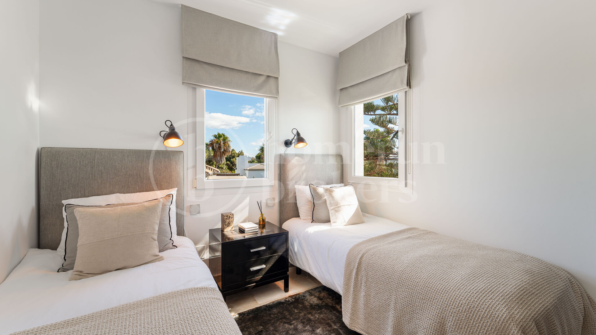 Penthouse Horizon - Elegant Three-Bedroom Duplex with Sea Views in San Pedro