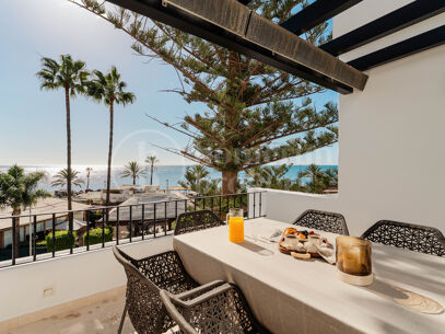 Penthouse Horizon - Elegant Three-Bedroom Duplex with Sea Views in San Pedro