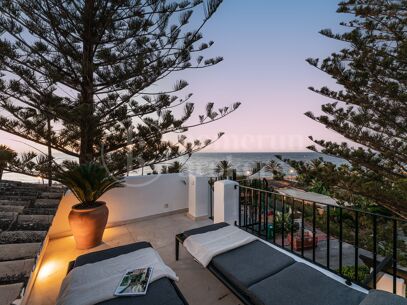 Penthouse Horizon - Elegant Three-Bedroom Duplex with Sea Views in San Pedro