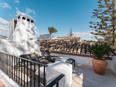 Penthouse Horizon - Elegant Three-Bedroom Duplex with Sea Views in San Pedro