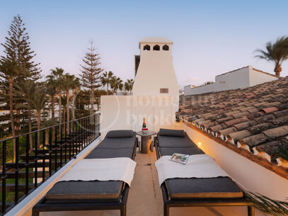 Penthouse Horizon - Elegant Three-Bedroom Duplex with Sea Views in San Pedro