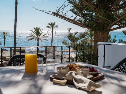 Penthouse Horizon - Elegant Three-Bedroom Duplex with Sea Views in San Pedro