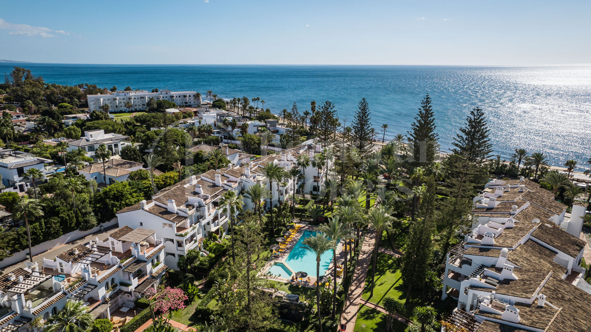 Penthouse Horizon - Elegant Three-Bedroom Duplex with Sea Views in San Pedro