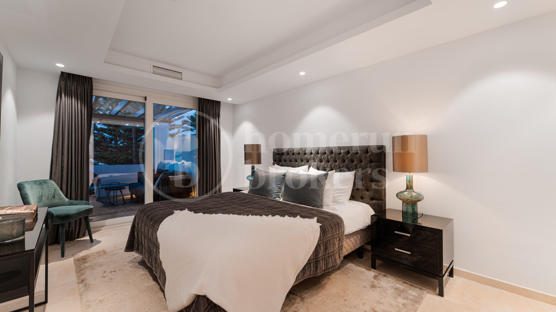 Penthouse Horizon - Elegant Three-Bedroom Duplex with Sea Views in San Pedro