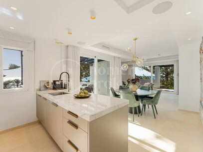 Penthouse Horizon - Elegant Three-Bedroom Duplex with Sea Views in San Pedro