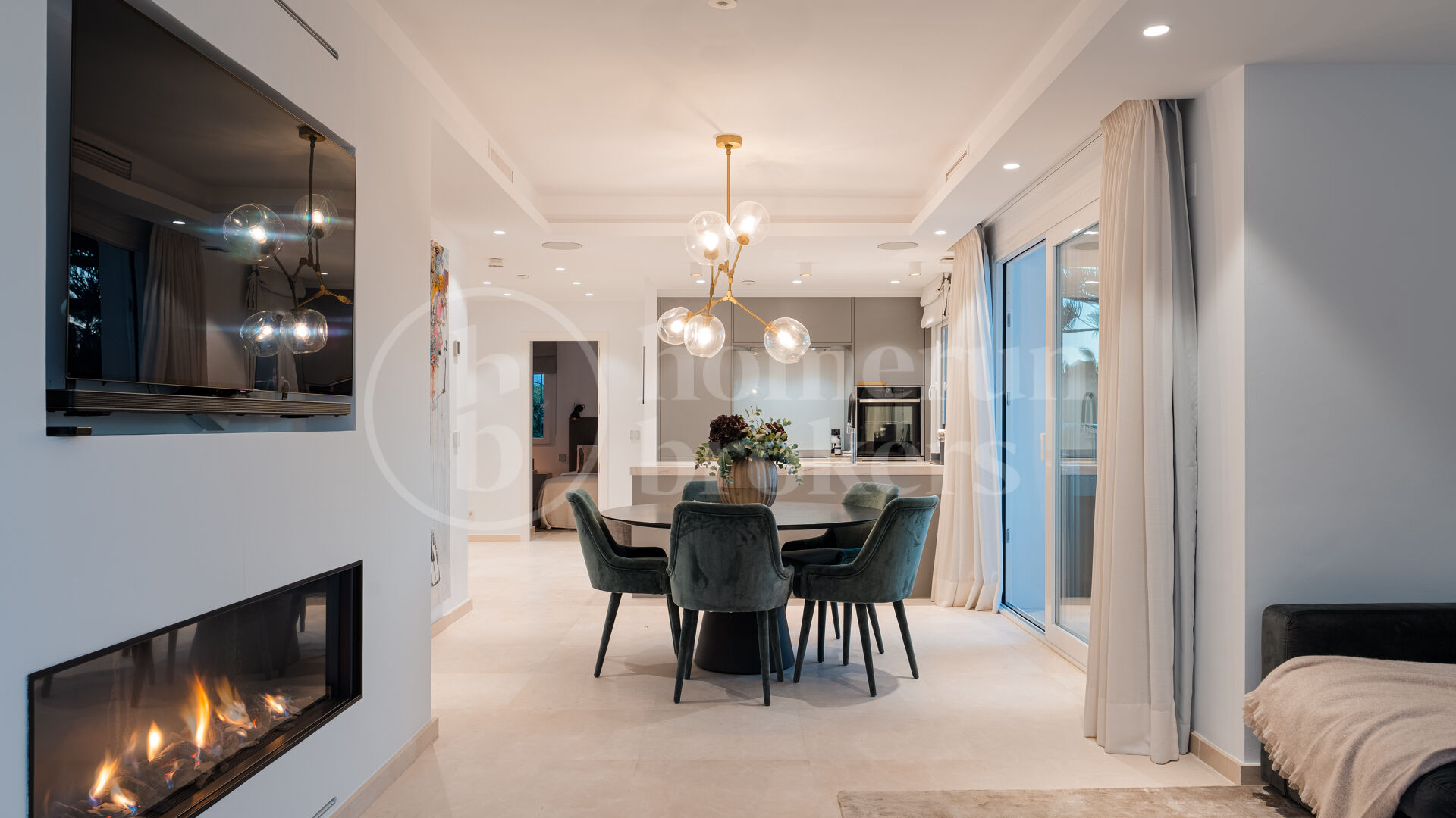 Penthouse Horizon - Elegant Three-Bedroom Duplex with Sea Views in San Pedro