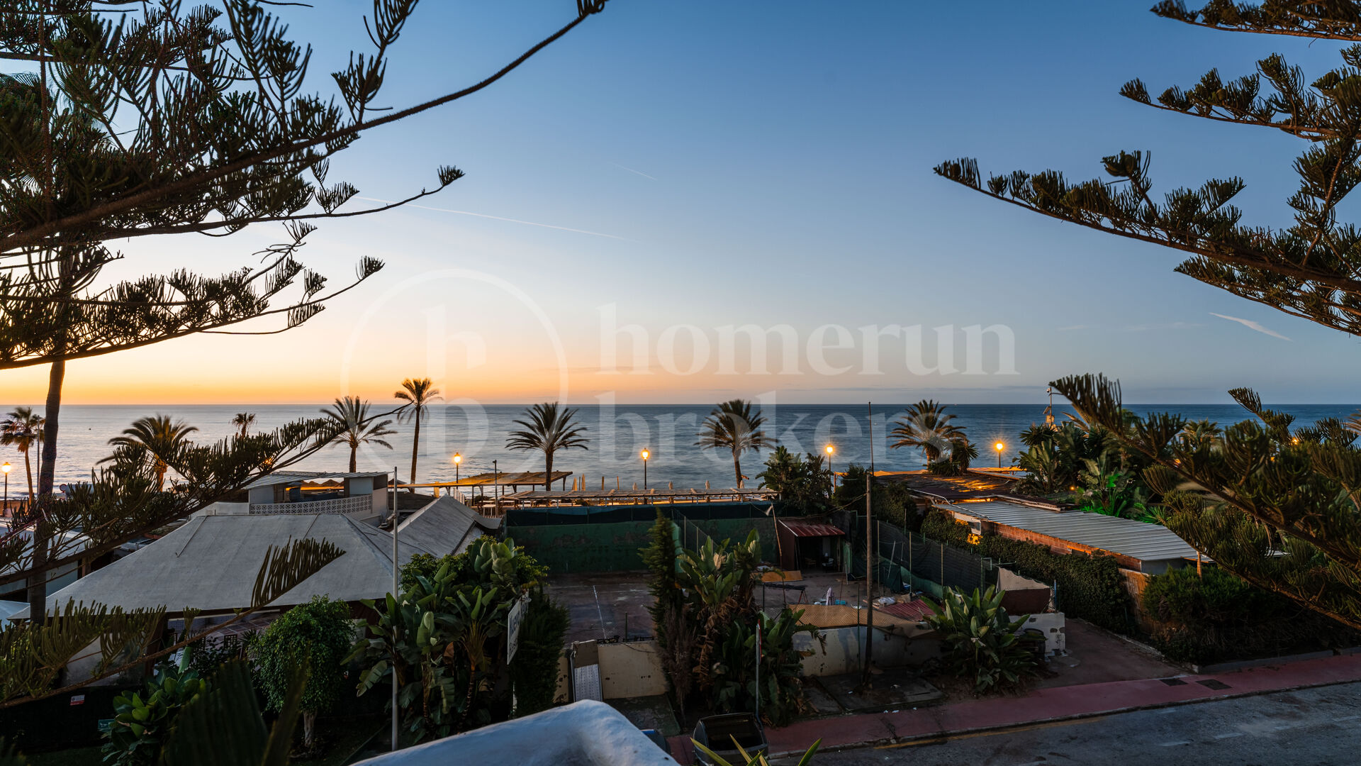 Penthouse Horizon - Elegant Three-Bedroom Duplex with Sea Views in San Pedro