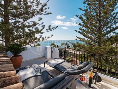 Penthouse Horizon - Elegant Three-Bedroom Duplex with Sea Views in San Pedro