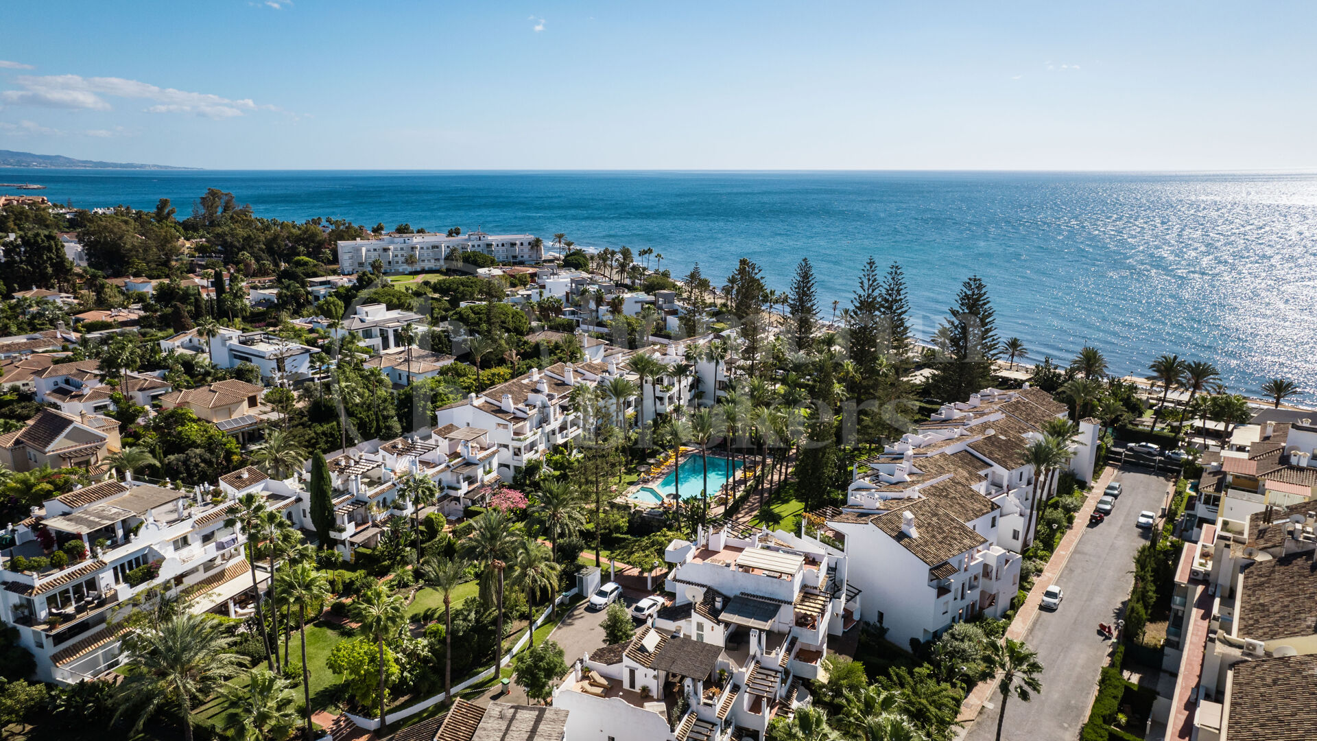 Penthouse Horizon - Elegant Three-Bedroom Duplex with Sea Views in San Pedro