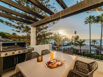 Penthouse Horizon - Elegant Three-Bedroom Duplex with Sea Views in San Pedro