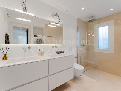 Penthouse Horizon - Elegant Three-Bedroom Duplex with Sea Views in San Pedro