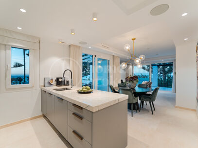Penthouse Horizon - Elegant Three-Bedroom Duplex with Sea Views in San Pedro