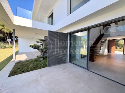 Villa Fairway - Contemporary Golf-Front Masterpiece in Sotogrande Alto