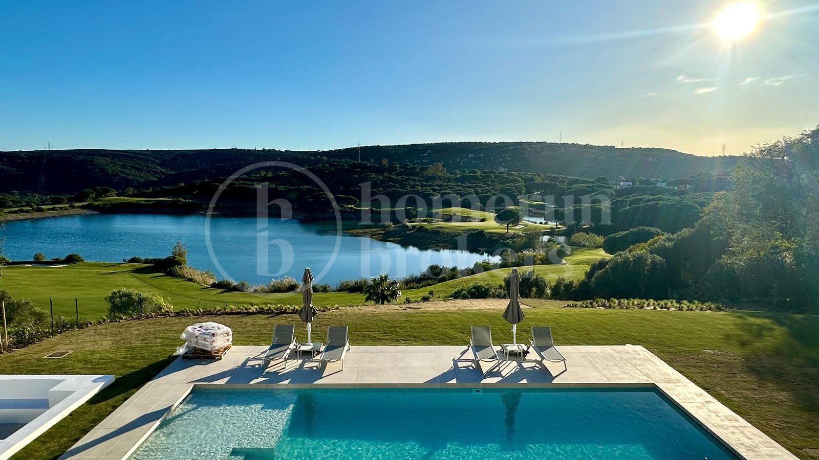 Villa Fairway - Samtida mästerverk vid golfbana i Sotogrande Alto
