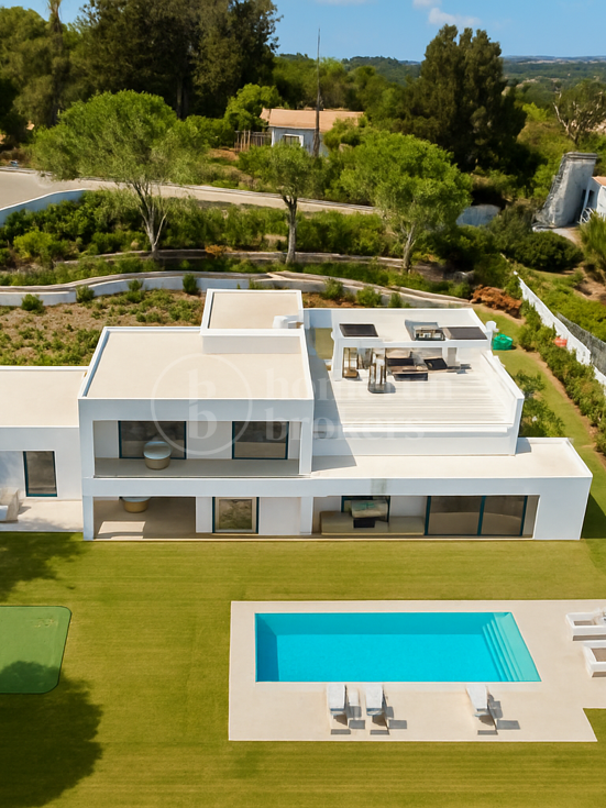Villa Fairway - Samtida mästerverk vid golfbana i Sotogrande Alto