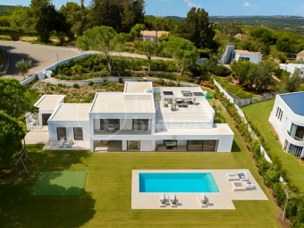 Villa Fairway - Samtida mästerverk vid golfbana i Sotogrande Alto