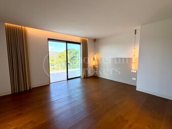 Villa Fairway - Samtida mästerverk vid golfbana i Sotogrande Alto