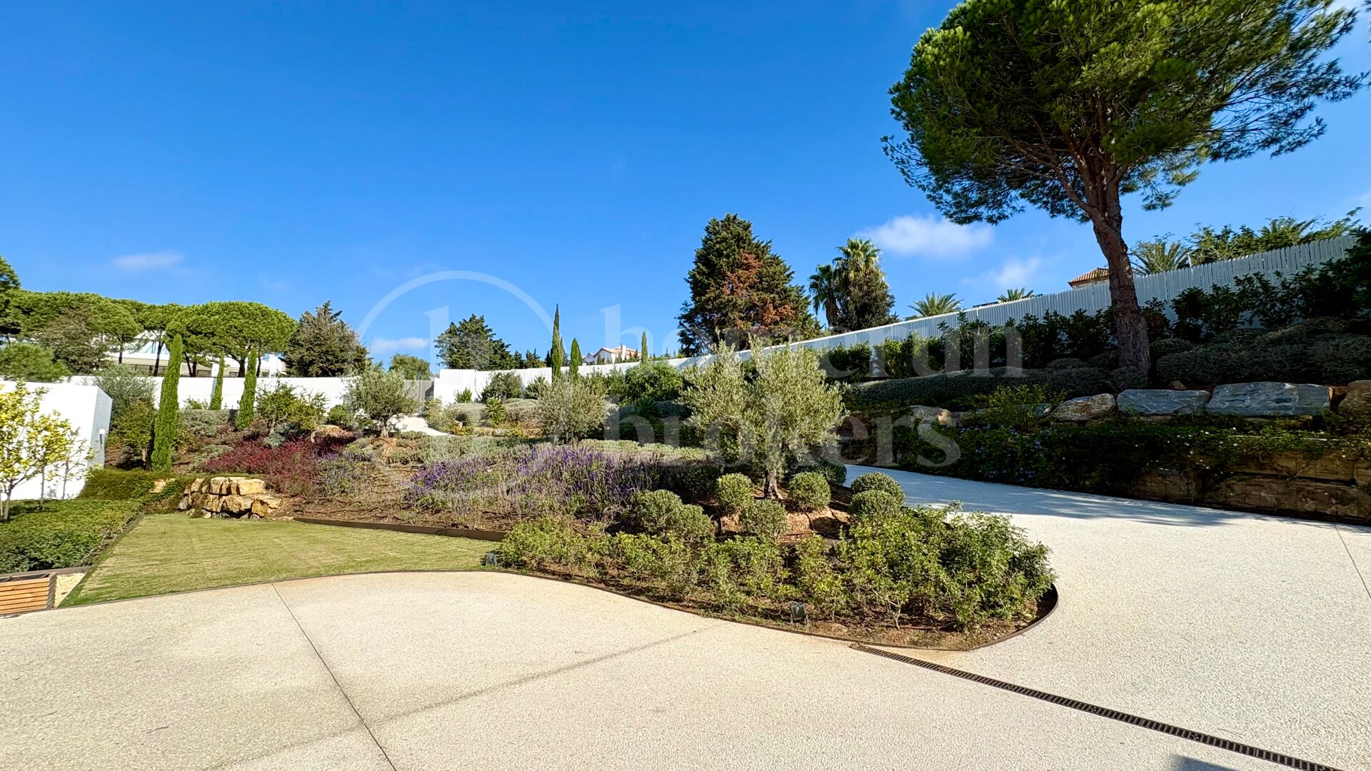 Villa Fairway - Samtida mästerverk vid golfbana i Sotogrande Alto