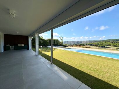 Villa Fairway - Samtida mästerverk vid golfbana i Sotogrande Alto